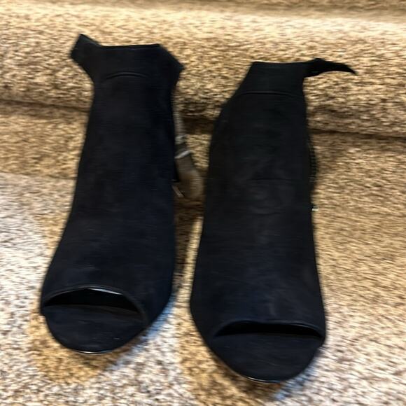 Johnston and Murphy Brand new in box, size 9 open toe bootie black suede - Picture 3 of 8